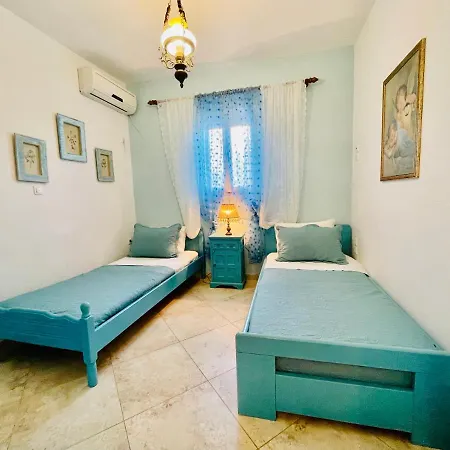 Arietta Santorini Apartment Perissa (Santorini)